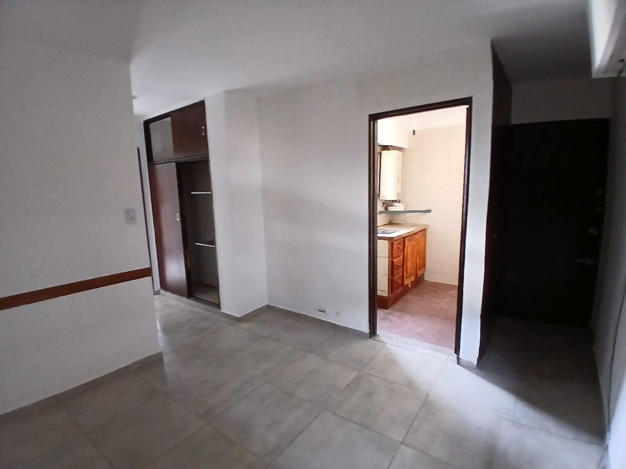 CENTRO: VENDO DEPTO DE 1 DORMITORIO (INTERNO), ENTRE CAÑADA Y FRAGUEIRO (FRENTE SUPER BUENOS DIAS) CON RENTA