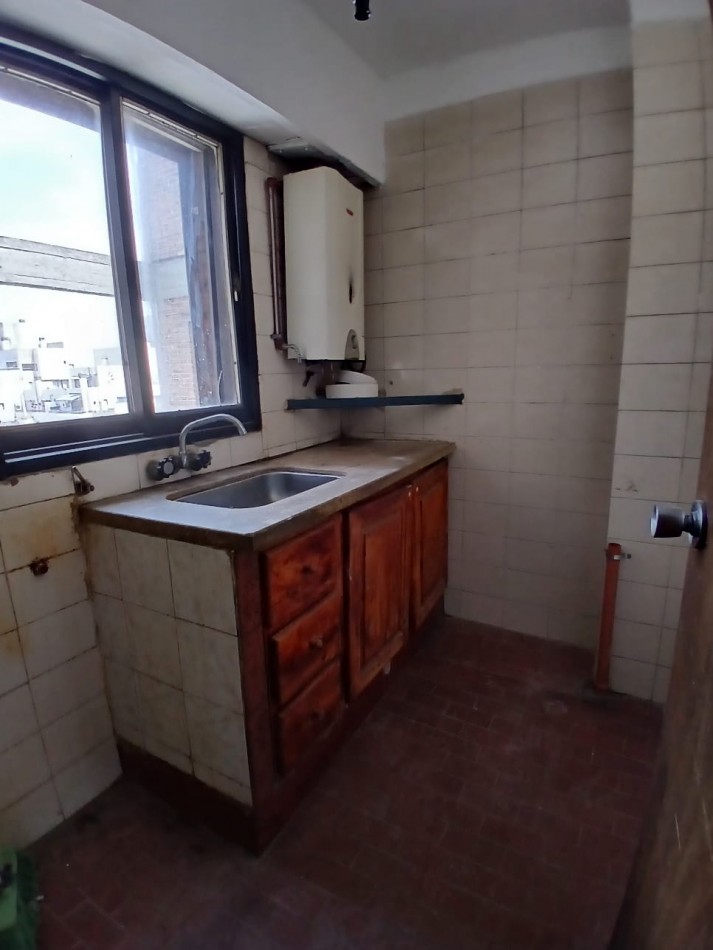 CENTRO: VENDO DEPTO DE 1 DORMITORIO (INTERNO), ENTRE CAÑADA Y FRAGUEIRO (FRENTE SUPER BUENOS DIAS) CON RENTA