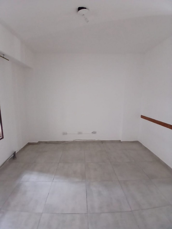 CENTRO: VENDO DEPTO DE 1 DORMITORIO (INTERNO), ENTRE CAÑADA Y FRAGUEIRO (FRENTE SUPER BUENOS DIAS) CON RENTA