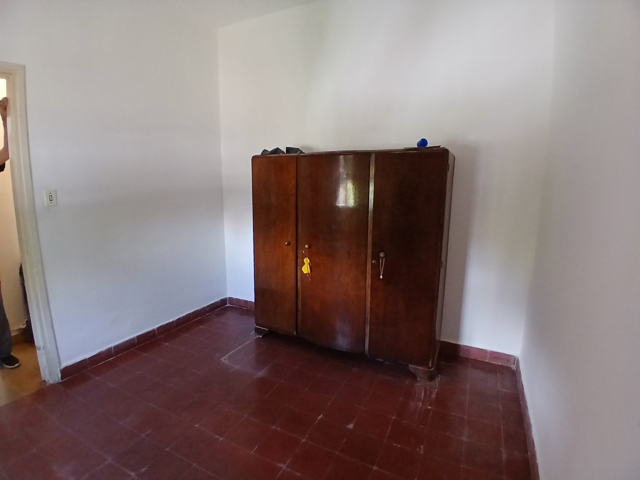 B° CENTROAMERICA: VENDO CASA DE 2 DORMITORIOS PARA REMODELAR (MEJOR ZONA)