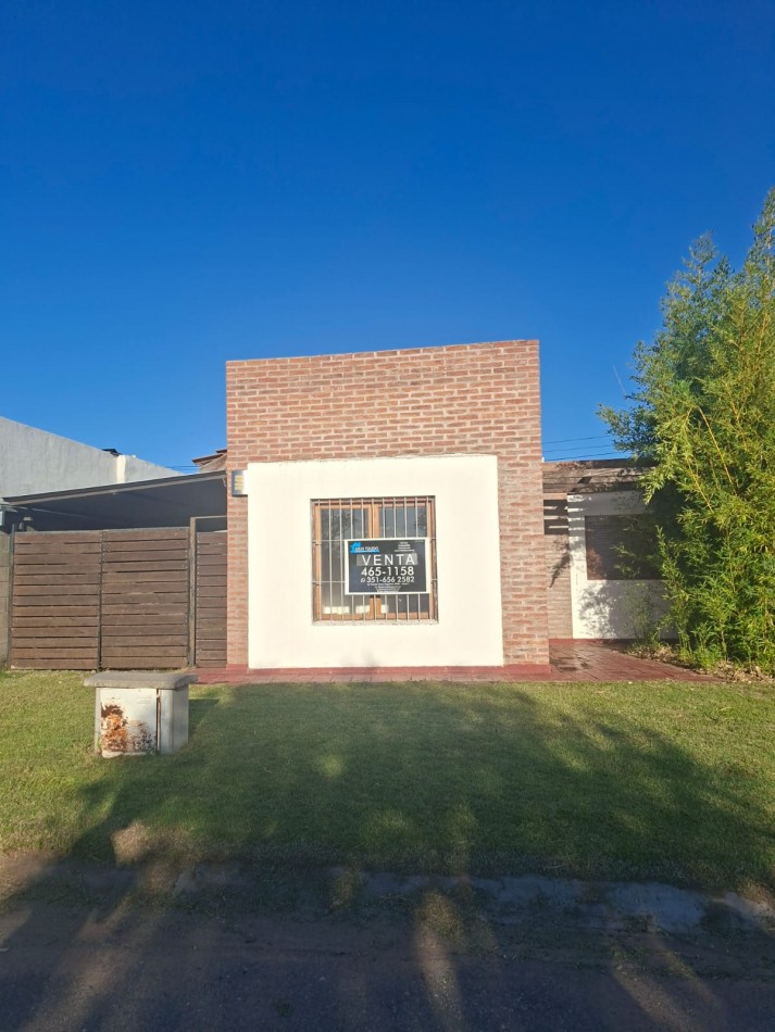 VENDO HERMOSA CASA DE 3 DORMITORIOS EN BARRIO CERRADO SOLES DEL OESTE (MATIENZO)