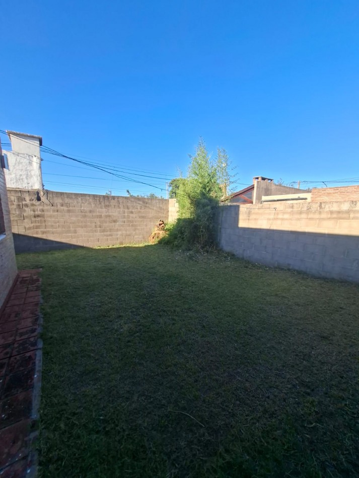 VENDO HERMOSA CASA DE 3 DORMITORIOS EN BARRIO CERRADO SOLES DEL OESTE (MATIENZO)