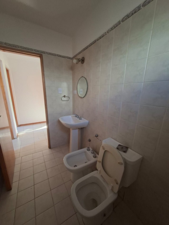 VENDO HERMOSA CASA DE 3 DORMITORIOS EN BARRIO CERRADO SOLES DEL OESTE (MATIENZO)