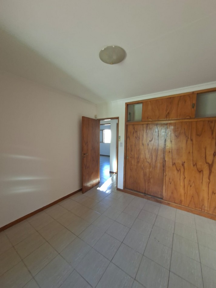 VENDO HERMOSA CASA DE 3 DORMITORIOS EN BARRIO CERRADO SOLES DEL OESTE (MATIENZO)