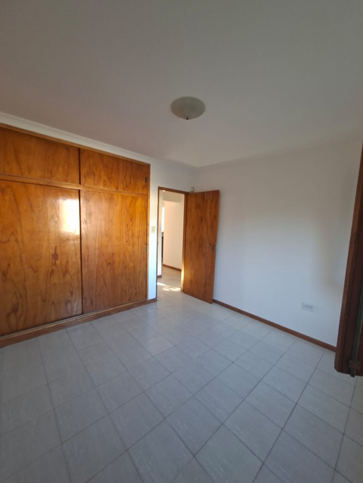 VENDO HERMOSA CASA DE 3 DORMITORIOS EN BARRIO CERRADO SOLES DEL OESTE (MATIENZO)