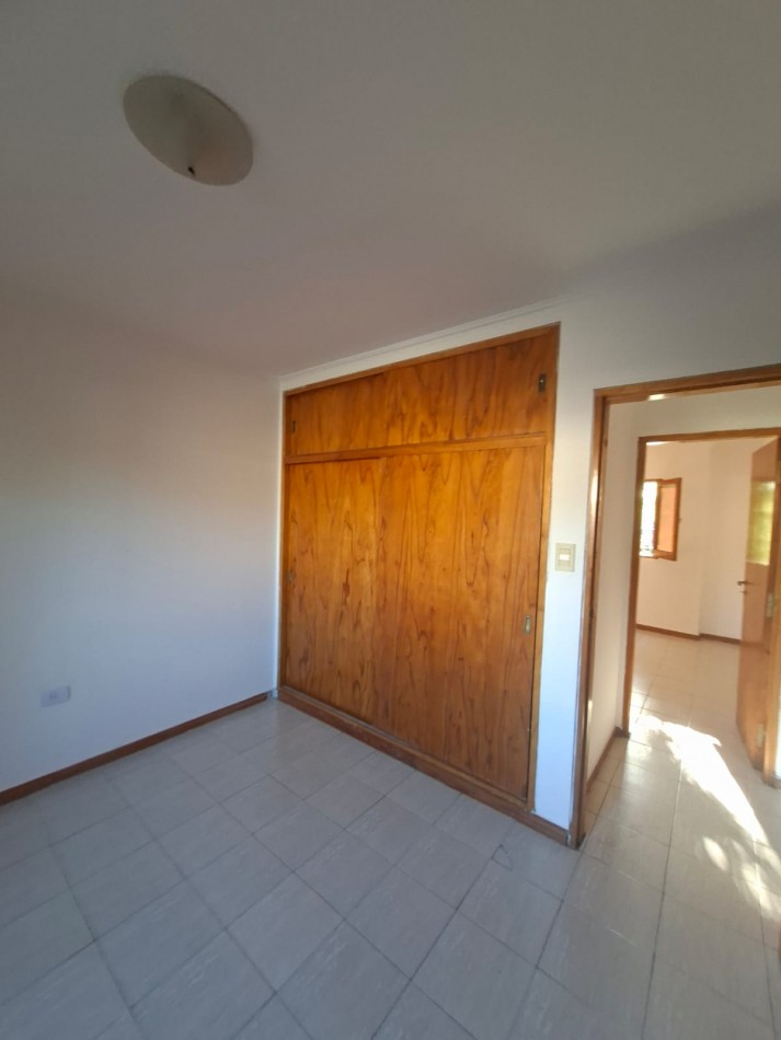 VENDO HERMOSA CASA DE 3 DORMITORIOS EN BARRIO CERRADO SOLES DEL OESTE (MATIENZO)