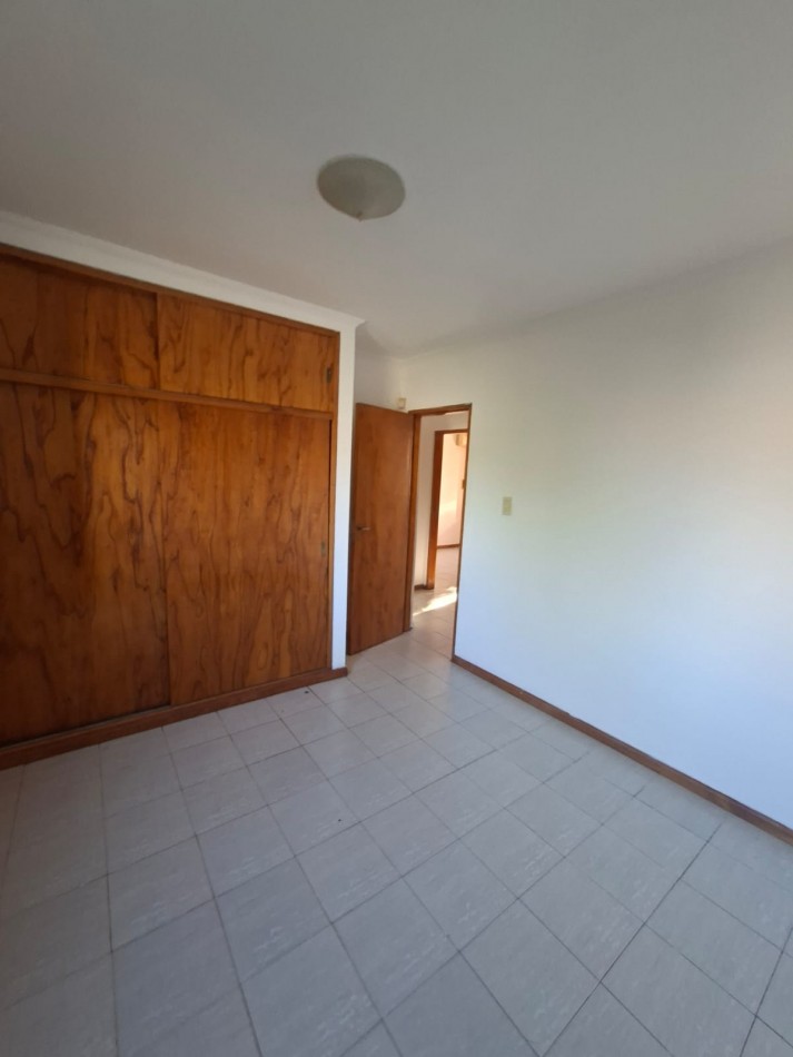 VENDO HERMOSA CASA DE 3 DORMITORIOS EN BARRIO CERRADO SOLES DEL OESTE (MATIENZO)