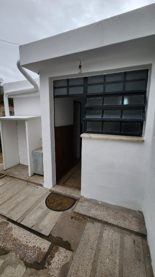 B° VILLA ADELA: ALQUILO HERMOSO DEPTO DE 1 DORMITORIO CON PATIO