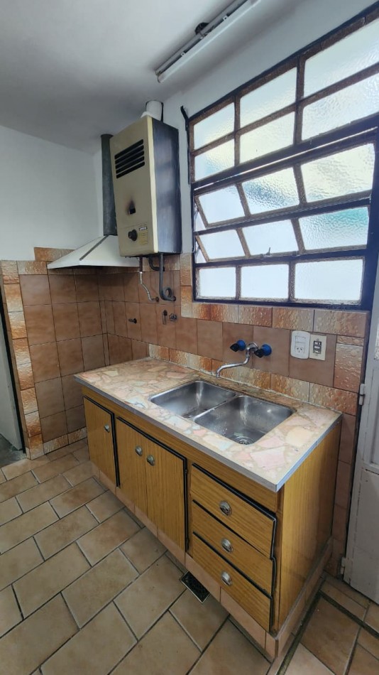 B° VILLA ADELA: ALQUILO HERMOSO DEPTO DE 1 DORMITORIO CON PATIO