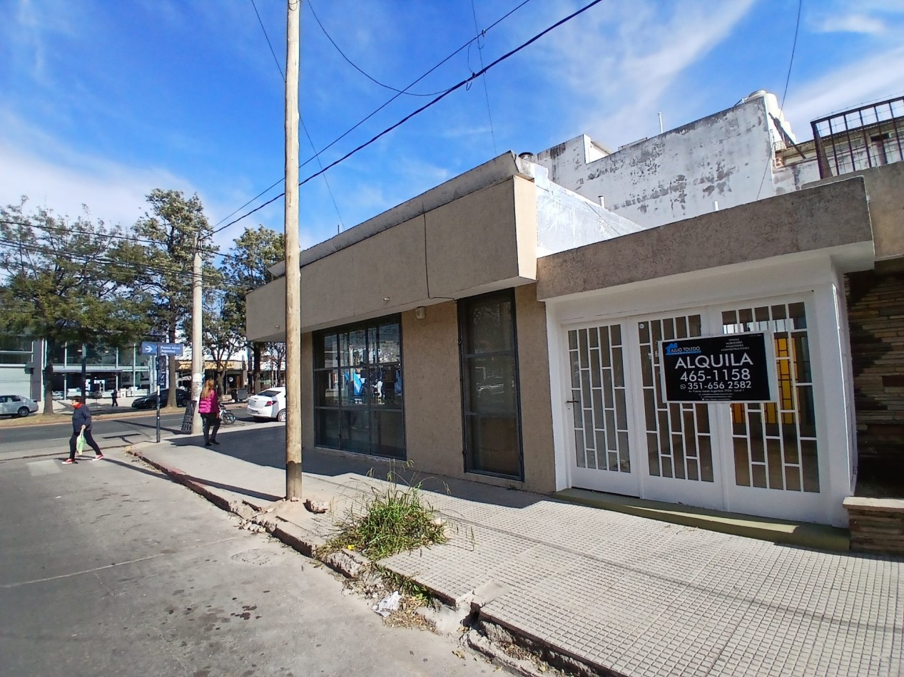 B° LOS NARANJOS: ALQUILO PEQUEÑO LOCAL A 10 METROS DE AVDA FUERZA AEREA ARGENTINA(ZONA BANCOS)