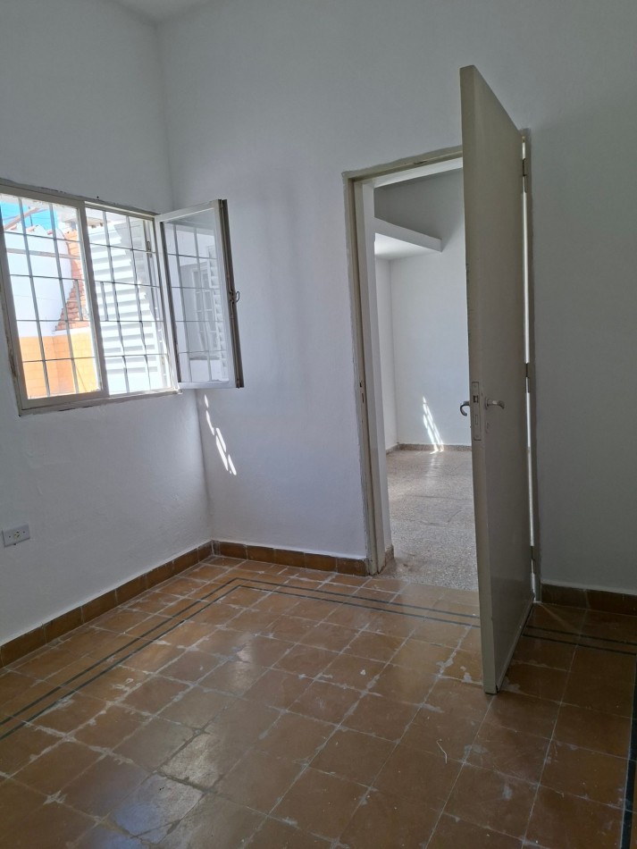 AVDA ALEM: ALQUILO CASA ESQUINA DE 3 DORMITORIOS (MEJOR ZONA)