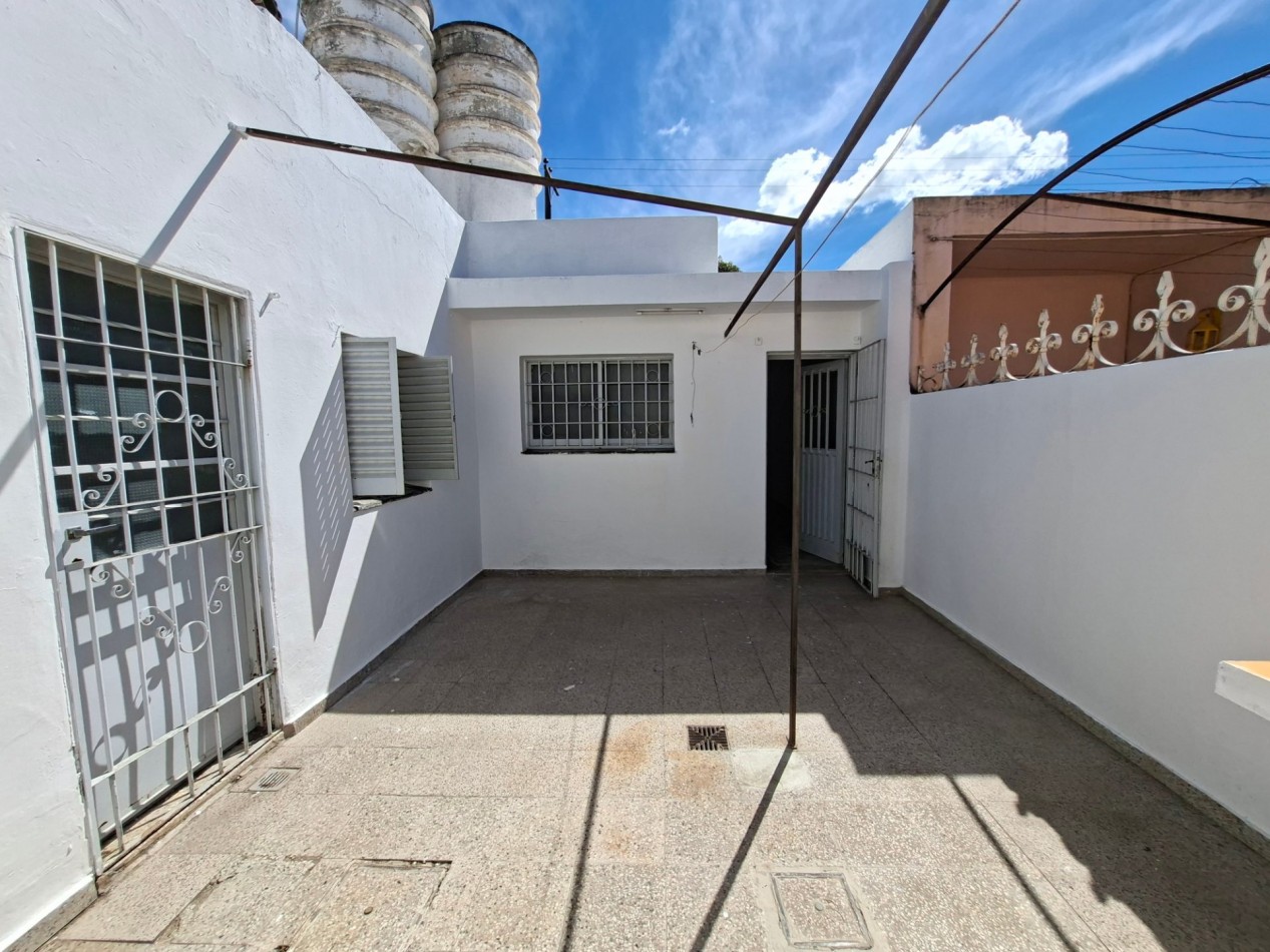 AVDA ALEM: ALQUILO CASA ESQUINA DE 3 DORMITORIOS (MEJOR ZONA)