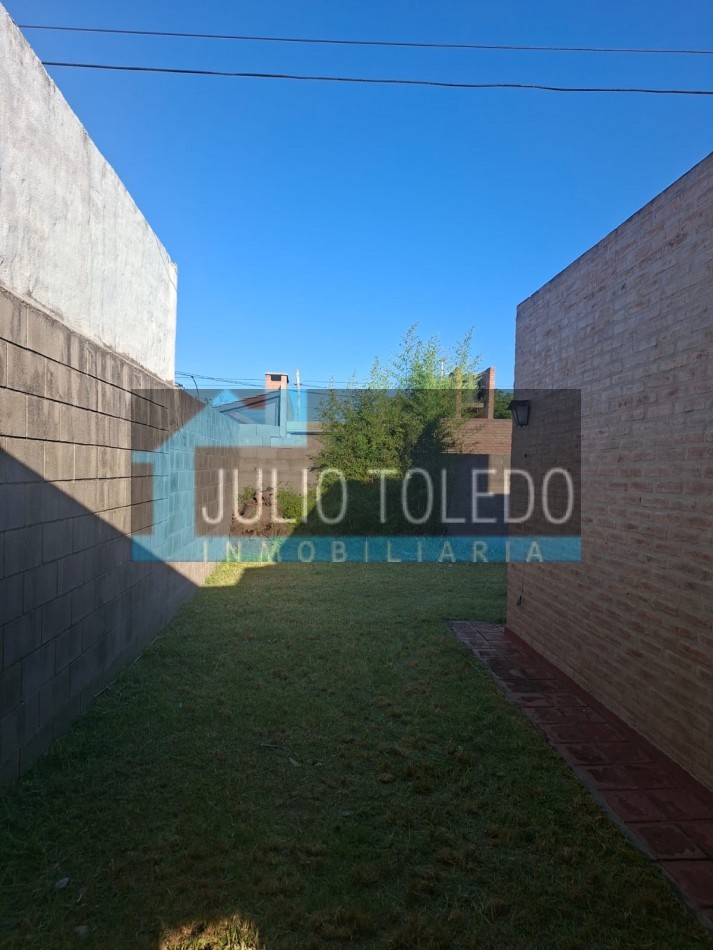 VENDO HERMOSA CASA DE 3 DORMITORIOS EN BARRIO CERRADO SOLES DEL OESTE (APTO CREDITO)