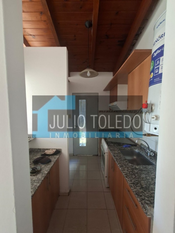 VENDO HERMOSA CASA DE 3 DORMITORIOS EN BARRIO CERRADO SOLES DEL OESTE (APTO CREDITO)