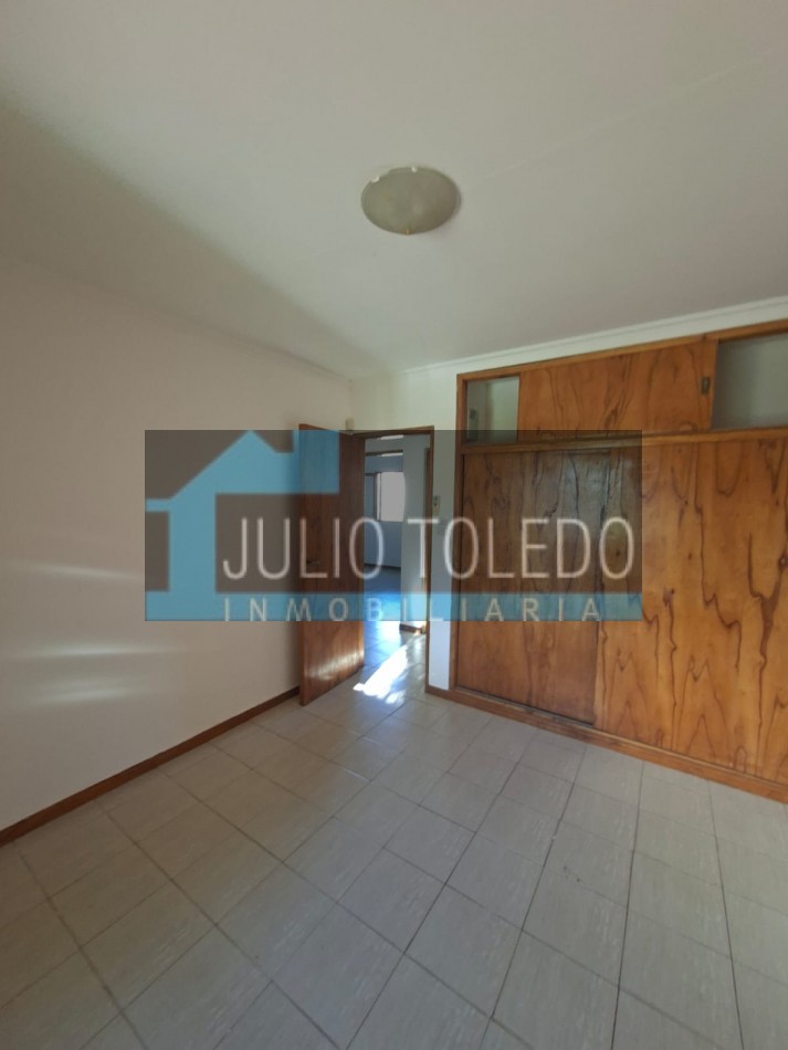 VENDO HERMOSA CASA DE 3 DORMITORIOS EN BARRIO CERRADO SOLES DEL OESTE (APTO CREDITO)