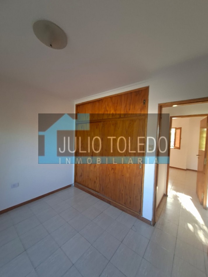 VENDO HERMOSA CASA DE 3 DORMITORIOS EN BARRIO CERRADO SOLES DEL OESTE (APTO CREDITO)