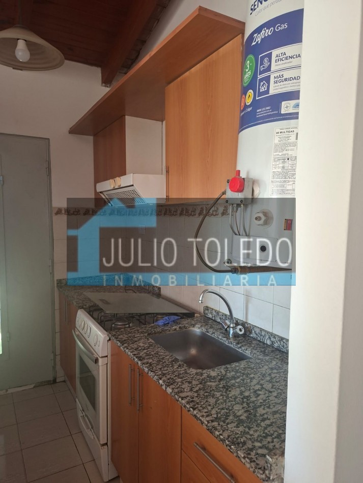 VENDO HERMOSA CASA DE 3 DORMITORIOS EN BARRIO CERRADO SOLES DEL OESTE (APTO CREDITO)