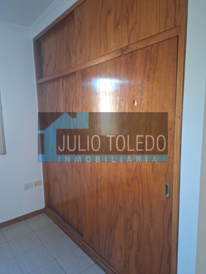 VENDO HERMOSA CASA DE 3 DORMITORIOS EN BARRIO CERRADO SOLES DEL OESTE (APTO CREDITO)