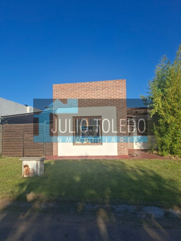 VENDO HERMOSA CASA DE 3 DORMITORIOS EN BARRIO CERRADO SOLES DEL OESTE (APTO CREDITO)